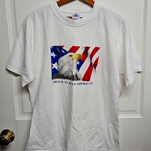 Vintage YAZBEK brand. Proud to be American T-shirt.size Large 100% Cotton.